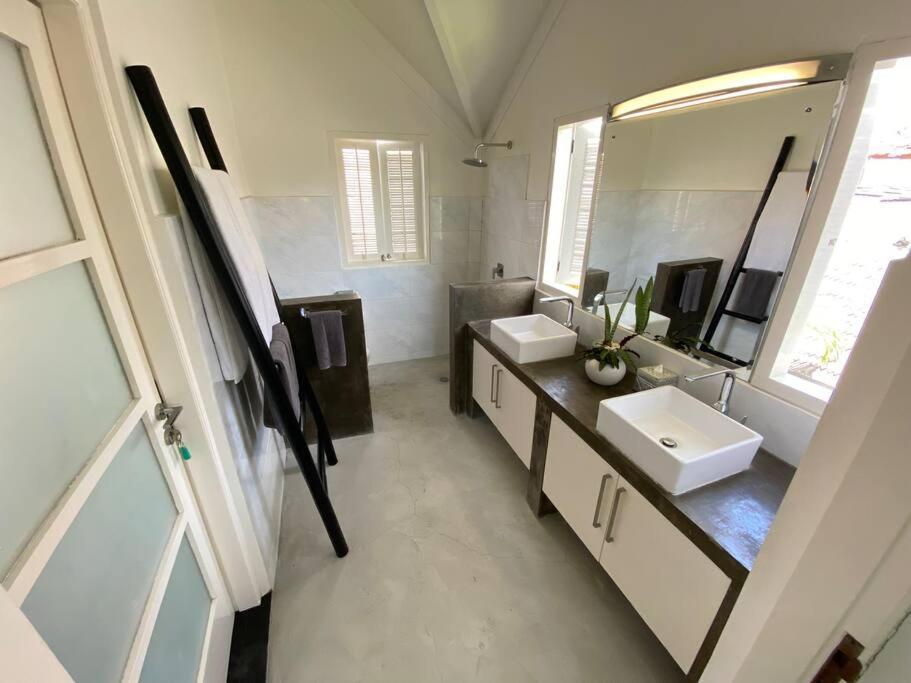 Villa Fabulous Modern 3 Br. In Large Pool Seminyak (Bali)