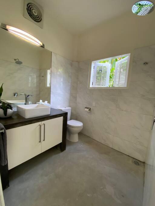 Villa Fabulous Modern 3 Br. In Large Pool *