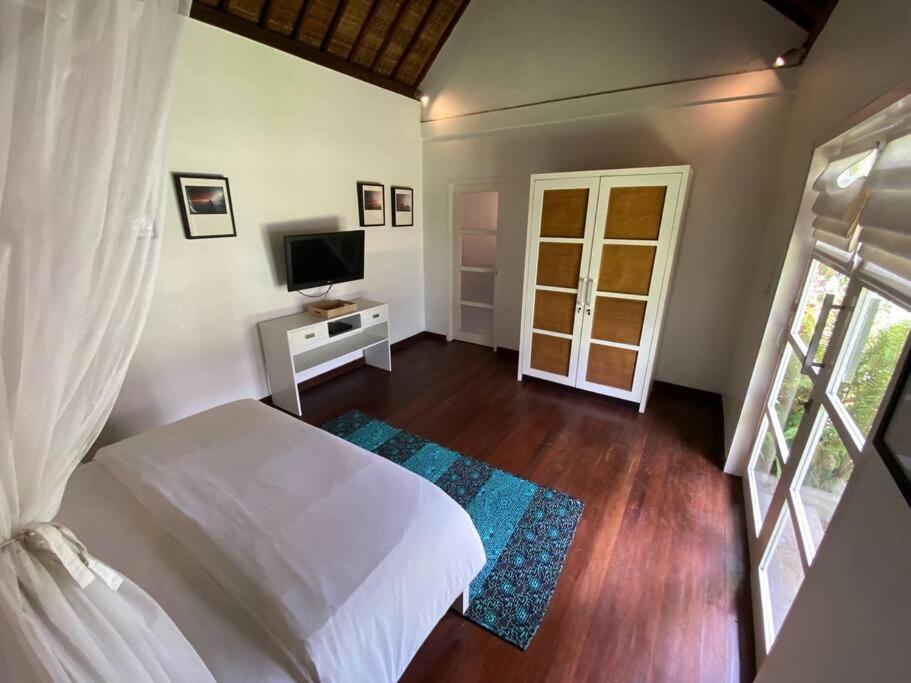 Villa Fabulous Modern 3 Br. In Large Pool *