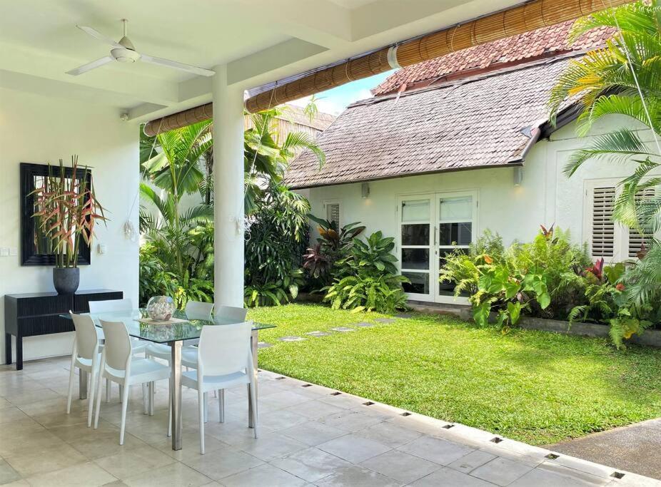 Fabulous Modern 3 Br. In Large Pool Villa *